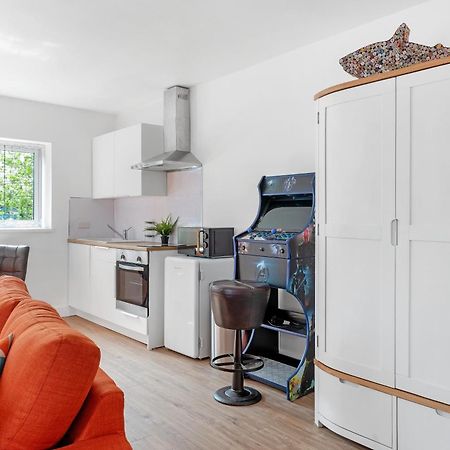 Modern Studio In Arnold Centre นอตติงแฮม ภายนอก รูปภาพ